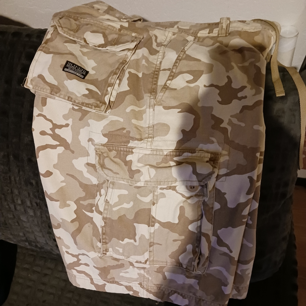 Vintage camo shorts